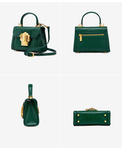 Load image into Gallery viewer, Wİnter Serpentine Lock Handbag